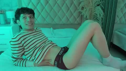 Angel online show from 05-20-26, 04:51