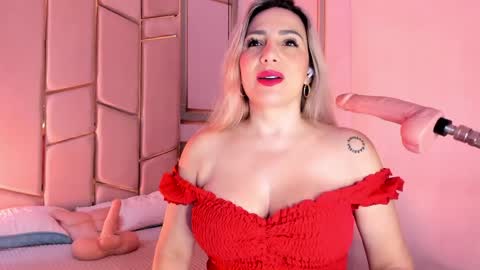 Snapshot of angel_vibes_ chatting on 04-28-26, 04:23 Angel online show from 04-28-26, 04:23