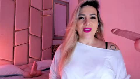 Snapshot of angel_vibes_ chatting on 05-23-26, 03:49 Angel online show from 05-23-26, 03:49