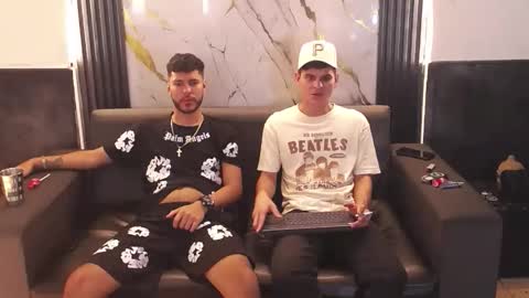 angel_villareal_ online show from 03-16-26, 05:44