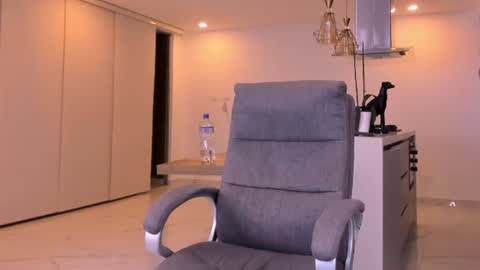 Snapshot of angela_bonetti chatting on 07-24-26, 06:55 Angela Bonetti online show from 07-24-26, 06:55
