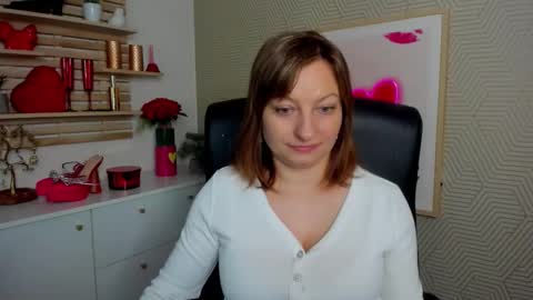 Angela online show from 04-08-26, 05:29