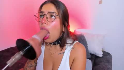 Angela Ricci online show from 12-22-25, 10:07