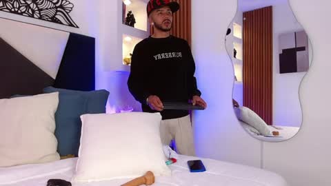 Angel online show from 04-18-26, 04:27