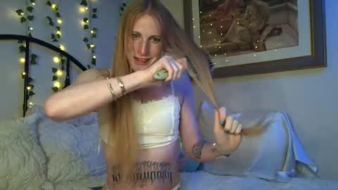 Snapshot of angelcakexoxo chatting on 05-27-26, 05:37 AngelCakexoxo online show from 05-27-26, 05:37