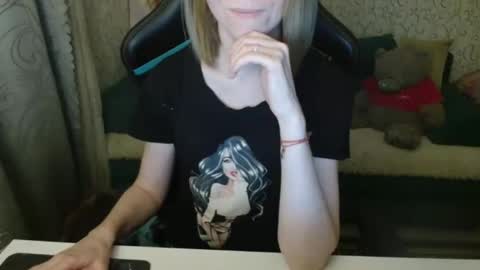 Snapshot of angelcute32 chatting on 10-11-25, 02:59 AngelCute32 online show from 10-11-25, 02:59