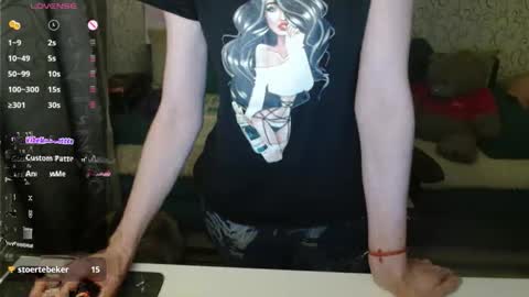 Snapshot of angelcute32 chatting on 10-12-25, 03:44 AngelCute32 online show from 10-12-25, 03:44