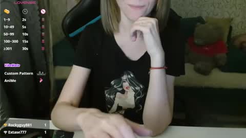 Snapshot of angelcute32 chatting on 10-15-25, 03:01 AngelCute32 online show from 10-15-25, 03:01