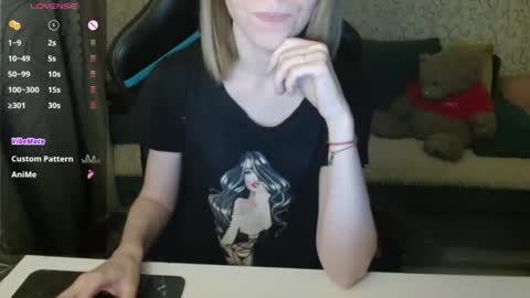 Snapshot of angelcute32 chatting on 10-30-25, 03:13 AngelCute32 online show from 10-30-25, 03:13