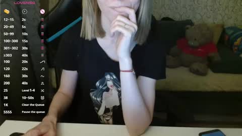 Snapshot of angelcute32 chatting on 02-09-26, 04:33 AngelCute32 online show from 02-09-26, 04:33