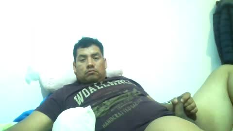 Snapshot of angeldavid90 chatting on 04-06-26, 04:46 angeldavid90 online show from 04-06-26, 04:46