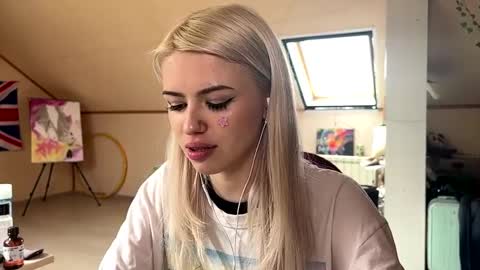 Lena online show from 04-14-26, 08:20