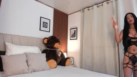 Snapshot of angeli_sexi chatting on 03-19-26, 01:20 Carolina online show from 03-19-26, 01:20