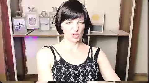 Snapshot of angelinalov_ chatting on 06-27-26, 12:22 Angelina online show from 06-27-26, 12:22