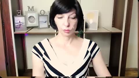 Snapshot of angelinalov_ chatting on 06-30-26, 07:42 Angelina online show from 06-30-26, 07:42