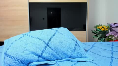 Snapshot of angell6969 chatting on 03-11-25, 08:20 KrystyYo online show from 03-11-25, 08:20