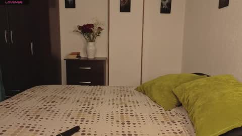  ANGELA ISABELLA  online show from 04-08-26, 12:54