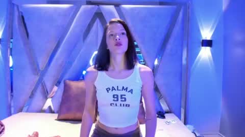 angels_7 online show from 07-09-26, 04:49