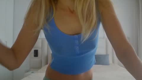Alesia online show from 05-17-26, 05:49