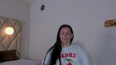 Snapshot of angelswets chatting on 07-14-26, 02:01 ANGIE online show from 07-14-26, 02:01