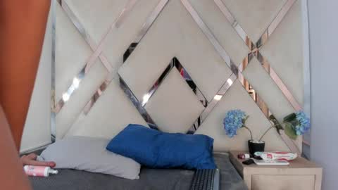 angiexht online show from 04-15-26, 01:07