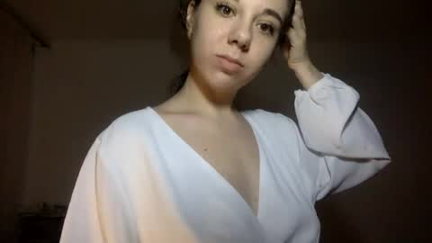 Snapshot of angle_cute05 chatting on 06-18-26, 09:19 Angel Cute online show from 06-18-26, 09:19