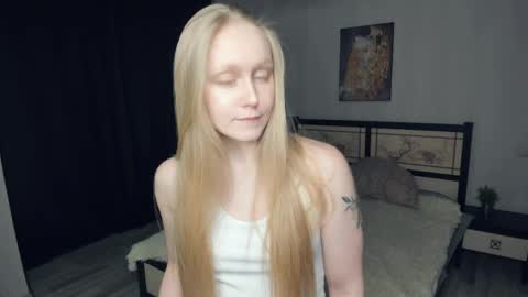 Violet online show from 04-04-26, 07:33