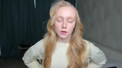 Violet online show from 04-16-26, 06:14