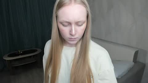 Violet online show from 04-19-26, 06:13