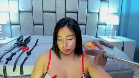 Snapshot of anievans_ chatting on 06-08-26, 11:10 Ani Time schedule 0600 - 1400 GMT -5 online show from 06-08-26, 11:10