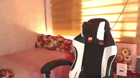 Nikka online show from 10-31-25, 06:58