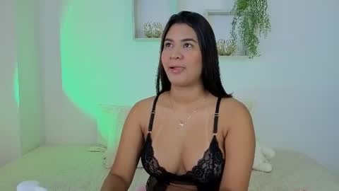 Snapshot of anittafoxx chatting on 07-18-26, 10:35 anittafoxx online show from 07-18-26, 10:35