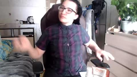 Snapshot of ankey_rayah chatting on 06-22-26, 04:20 Nameless online show from 06-22-26, 04:20