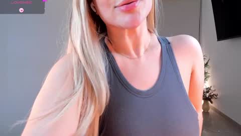 Ann online show from 12-19-25, 01:01