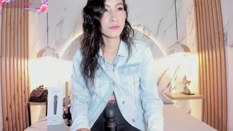 Snapshot of anna_lew chatting on 12-29-24, 07:43 anna online show from 12-29-24, 07:43