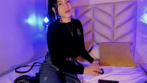 Snapshot of anna_lew chatting on 02-23-25, 07:49 anna online show from 02-23-25, 07:49