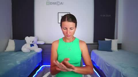 Anna Shine online show from 05-16-26, 09:17