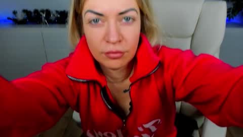 anna_snow9 online show from 12-22-25, 06:32