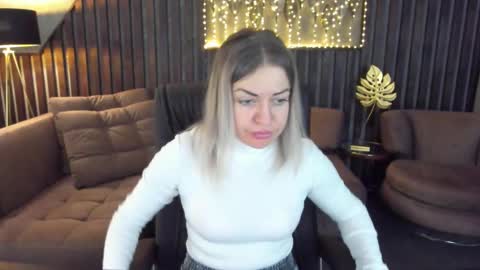 anna_snow9 online show from 03-25-26, 06:30