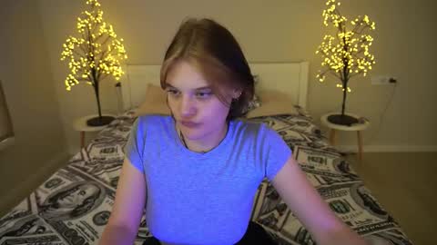 Snapshot of annacandie chatting on 09-12-25, 01:00 Anna online show from 09-12-25, 01:00