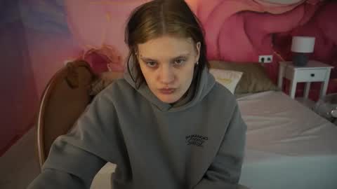 Snapshot of annacandie chatting on 09-19-25, 05:20 Anna online show from 09-19-25, 05:20