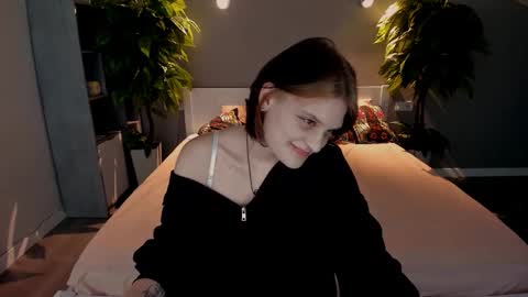 Snapshot of annacandie chatting on 09-27-25, 05:23 Anna online show from 09-27-25, 05:23