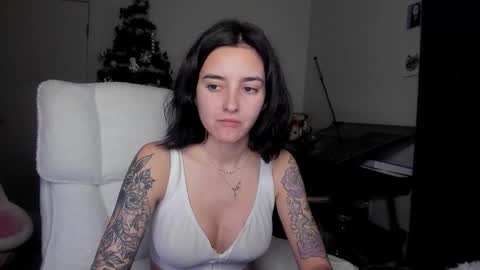 Snapshot of annaforevers chatting on 12-23-25, 02:20 Anna Forevers online show from 12-23-25, 02:20