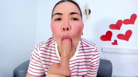 Snapshot of annajaimes chatting on 02-15-26, 01:35 Annalu online show from 02-15-26, 01:35