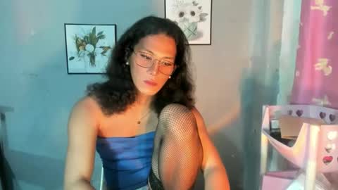 Snapshot of annalala22 chatting on 04-13-26, 01:05 annalala22 online show from 04-13-26, 01:05