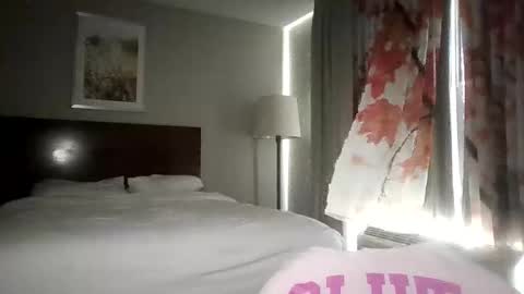 AnnaMarrie online show from 04-18-26, 07:58