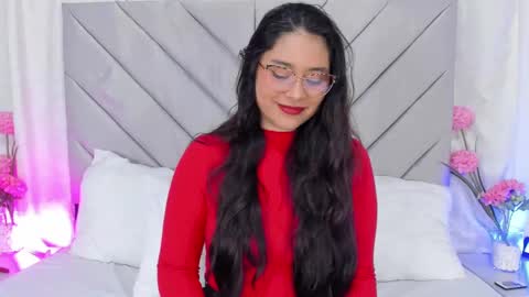 Snapshot of annaqueen_ chatting on 12-24-24, 02:01 Anna online show from 12-24-24, 02:01