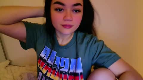 Snapshot of annatigarr chatting on 11-07-25, 03:50 meow online show from 11-07-25, 03:50