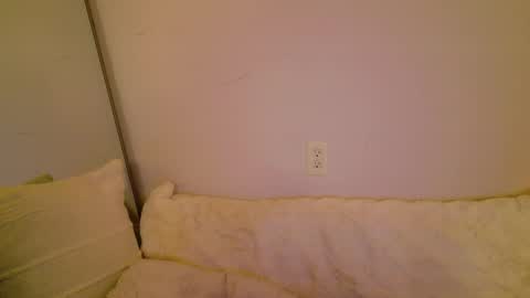 Snapshot of annatigarr chatting on 11-08-25, 05:29 meow online show from 11-08-25, 05:29