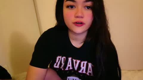 Snapshot of annatigarr chatting on 11-22-25, 04:55 meow online show from 11-22-25, 04:55